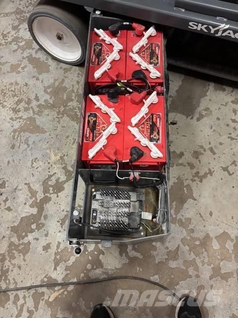 SkyJack SJ 4740 Ножничные подъемники