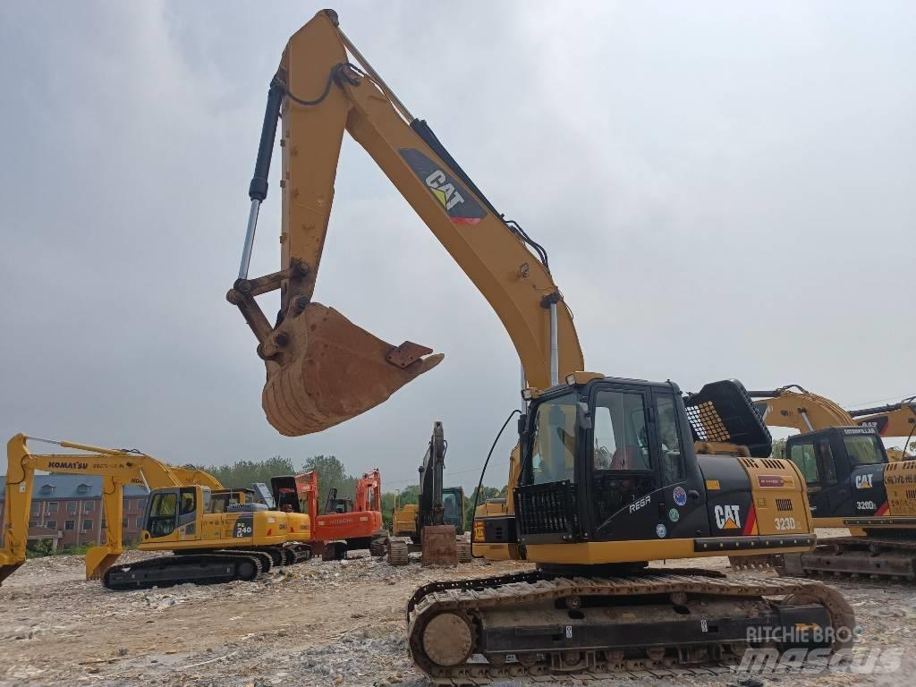 CAT 323D2L Гусеничные экскаваторы