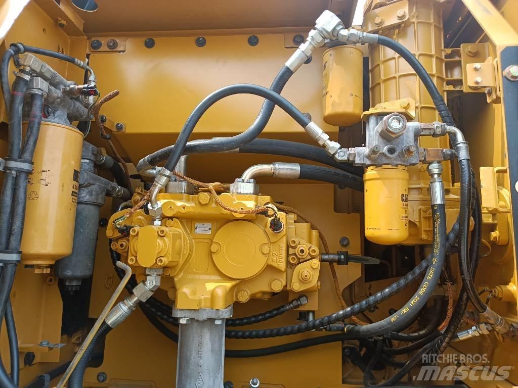 CAT 323D2L Гусеничные экскаваторы