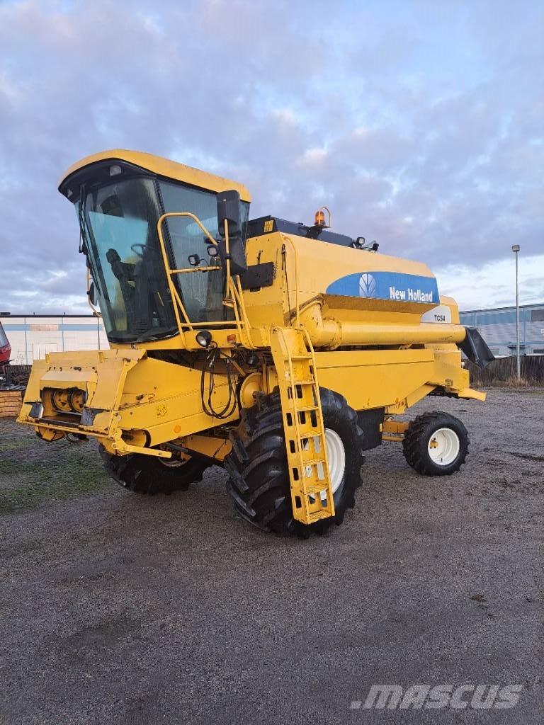 New Holland TC 54 Зерноуборочные комбайны