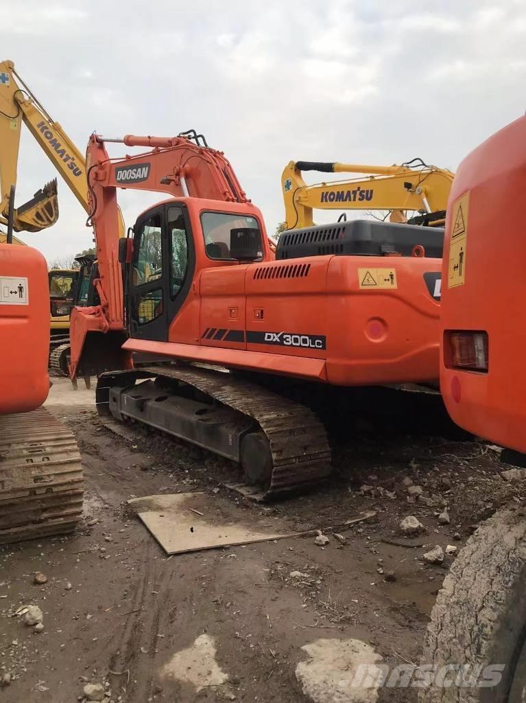 Doosan DX 300 Гусеничные экскаваторы