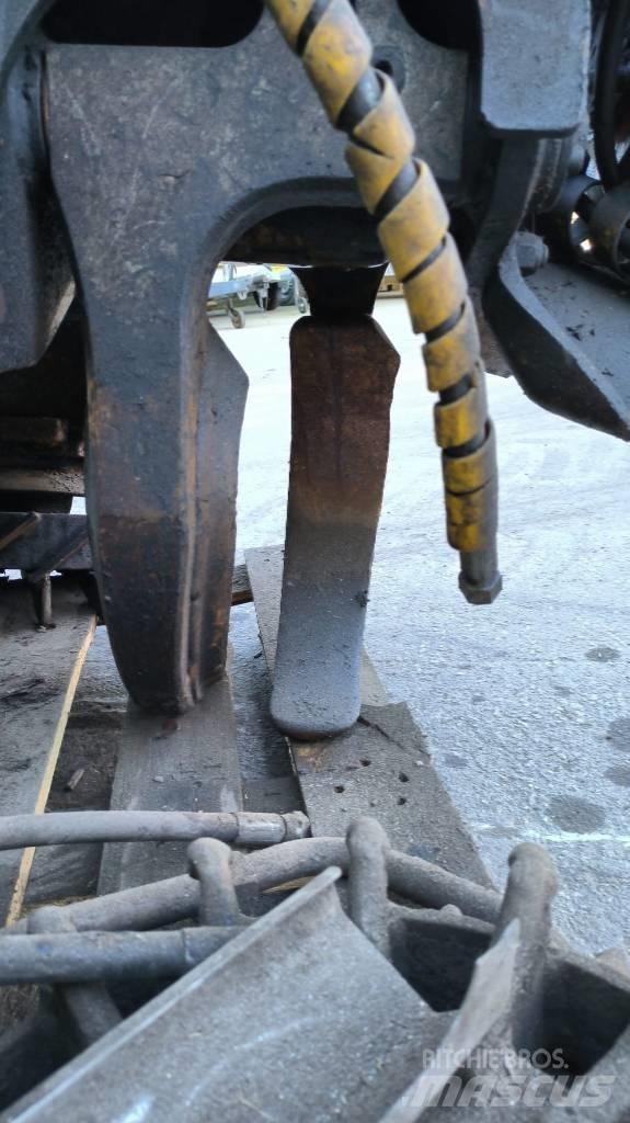 Komatsu 350 Харвестеры