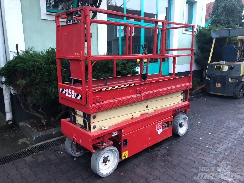 JLG 2030 F3    V-3409 Вертикальные мачтовые подъемники