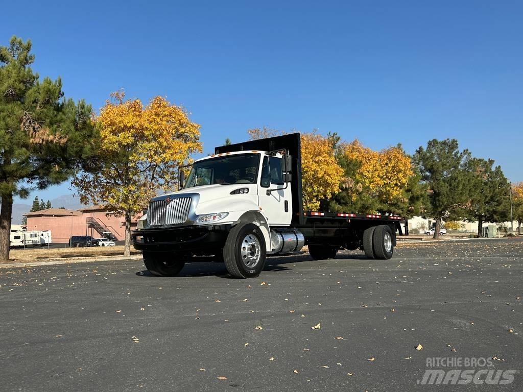 International 4300 Грузовики-платформы/боковая разгрузка