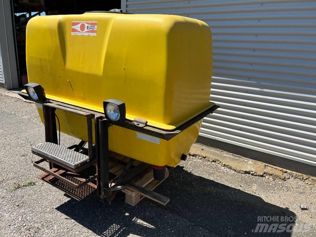 Ekko Front Tank Навесные опрыскиватели