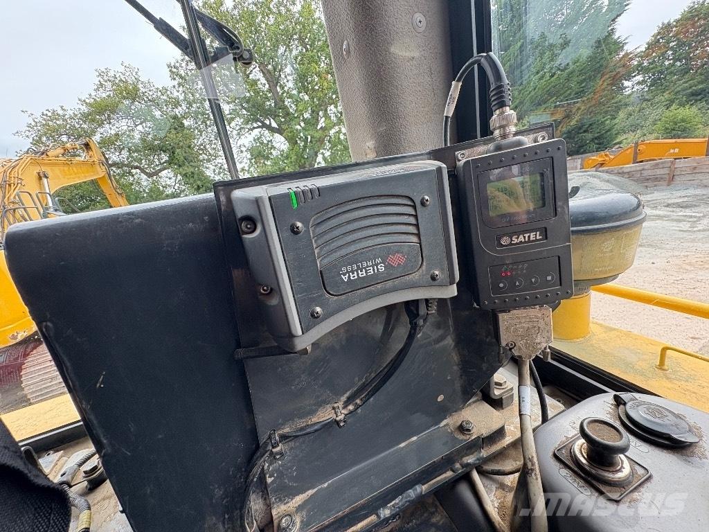 Komatsu D65PXI-18 Гусеничные бульдозеры