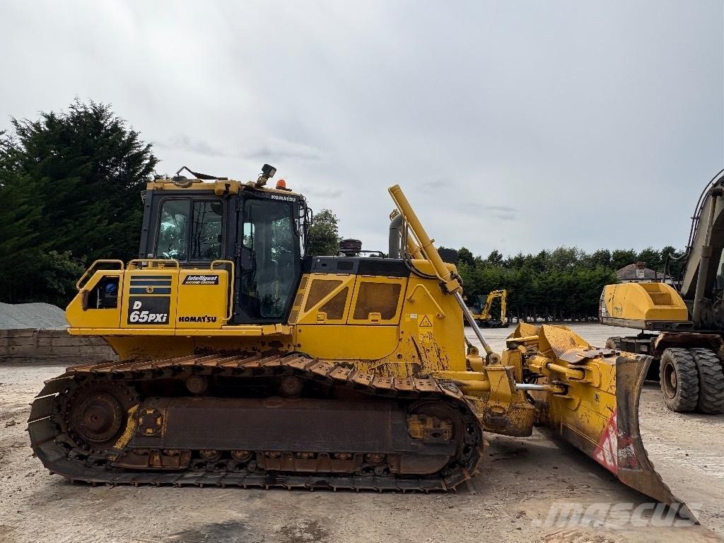 Komatsu D65PXI-18 Гусеничные бульдозеры