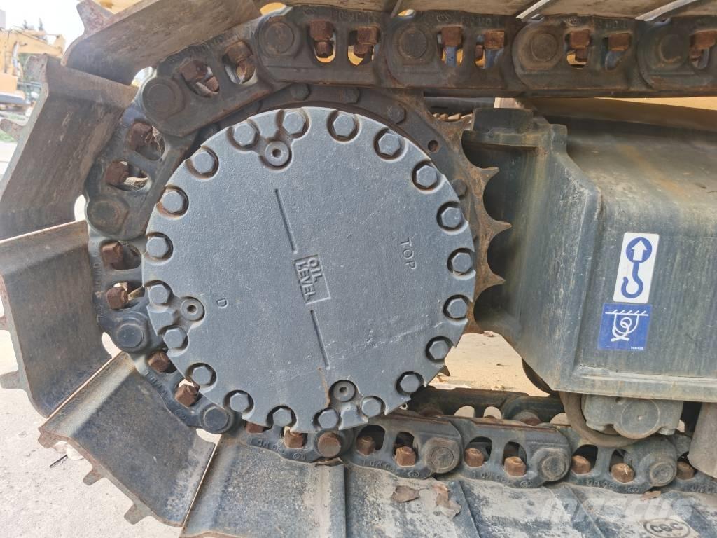 Komatsu PC 220-7 Гусеничные экскаваторы