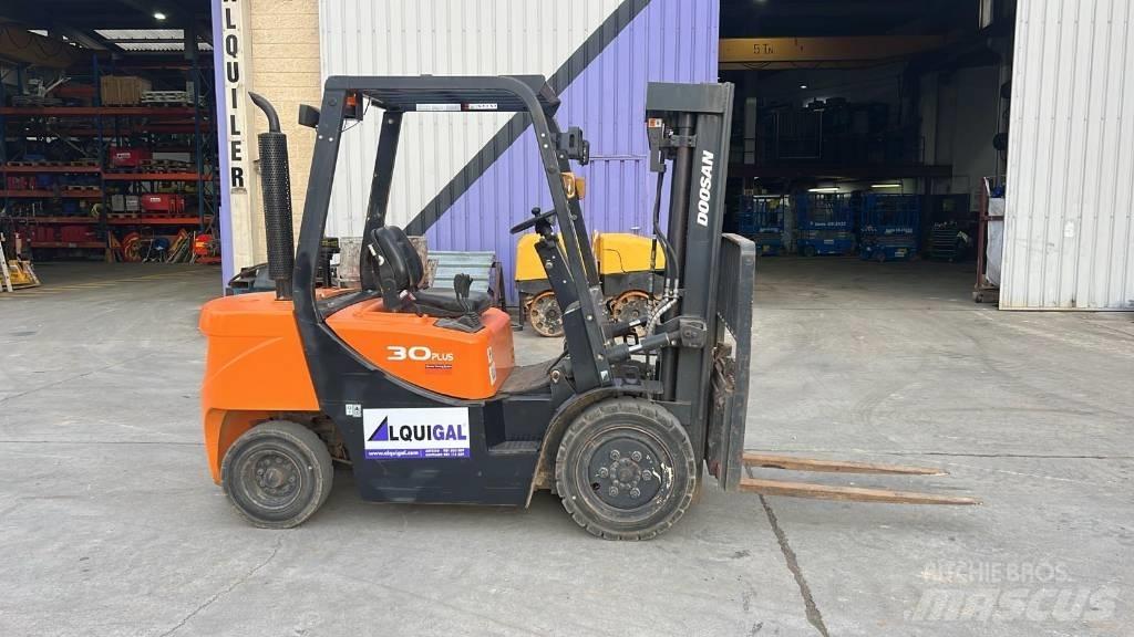 Doosan D 30 G Дизельные погрузчики
