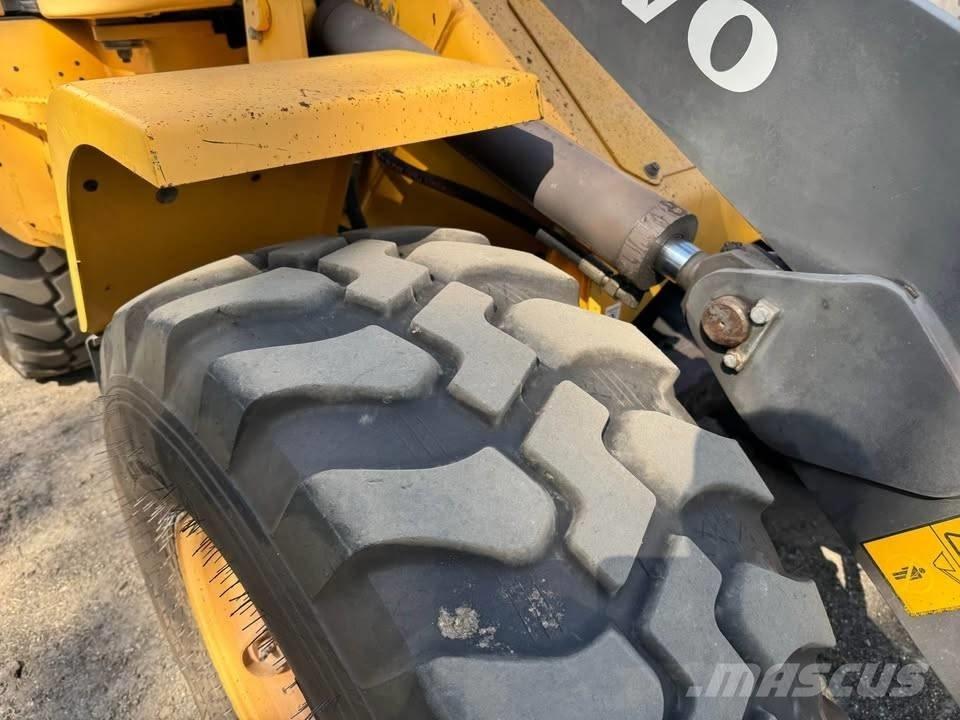 Volvo L 30 G Фронтальные погрузчики