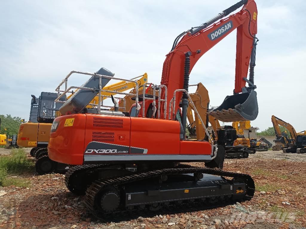 Doosan DX 300 Гусеничные экскаваторы