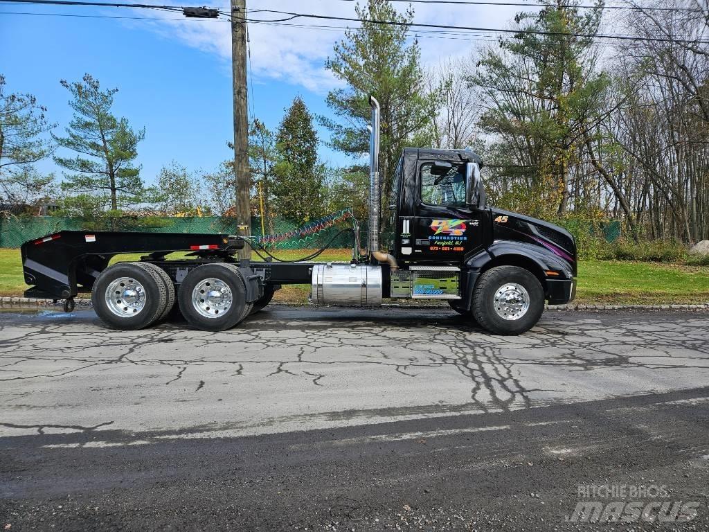 Volvo VNX 64 T300 Грузовики-платформы/боковая разгрузка