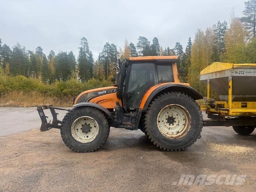 Valtra N142 Трактора