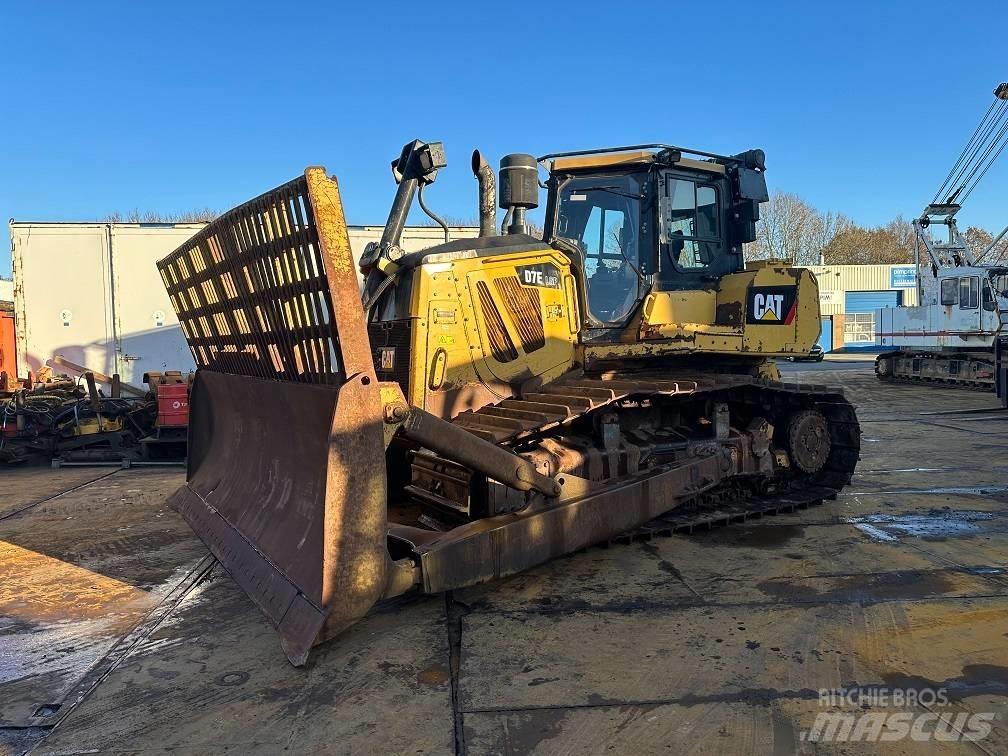 CAT D7E Гусеничные бульдозеры
