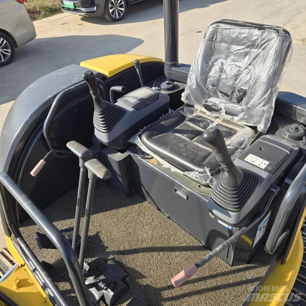 Komatsu PC 35 Мини-экскаваторы