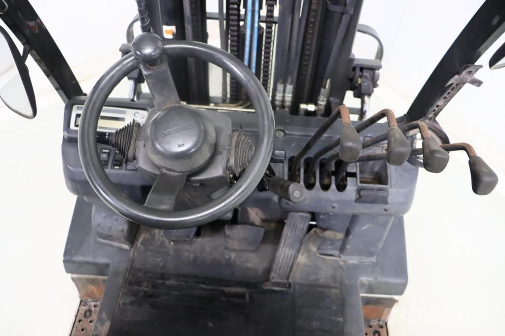 Nissan U1D2A20LQ Газовые погрузчики