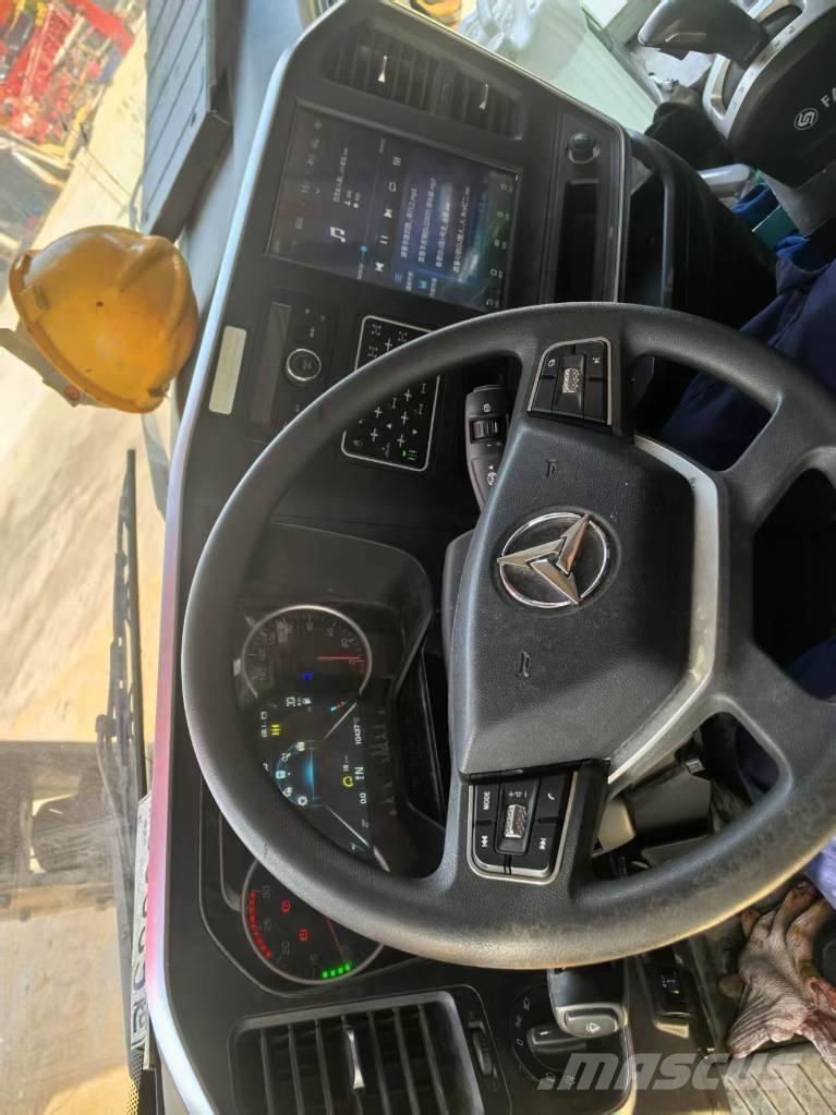 Sany SAC3000C8-8 Автокраны