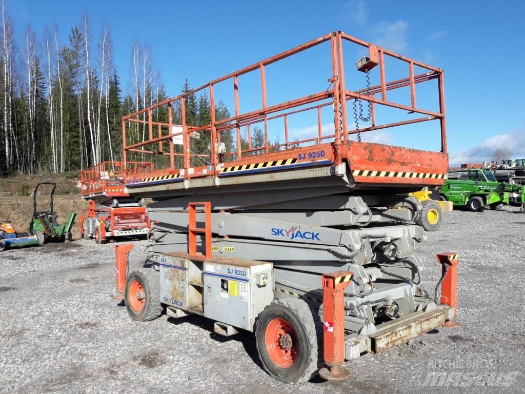 SkyJack SJ 9250 Ножничные подъемники