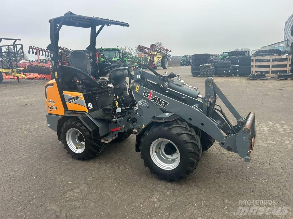 GiANT 2300 Xtra HD Многофункциональные сельскохозяйственные погрузчики