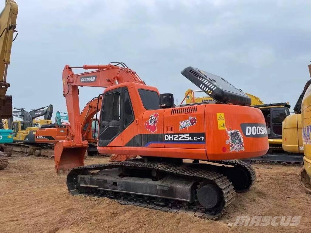 Doosan 225-7 Гусеничные экскаваторы