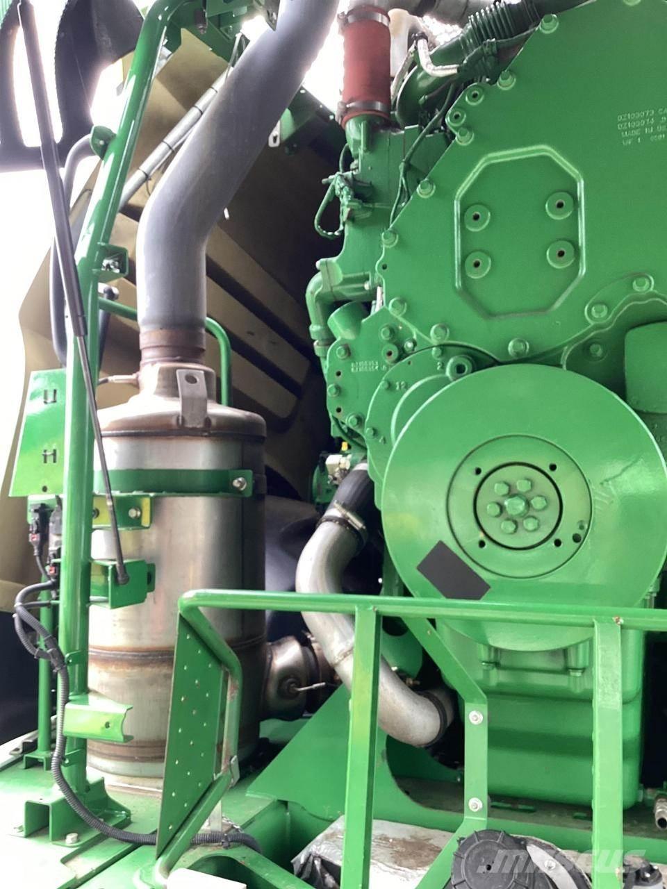 John Deere 8300 Самоходные кормоуборочные комбайны