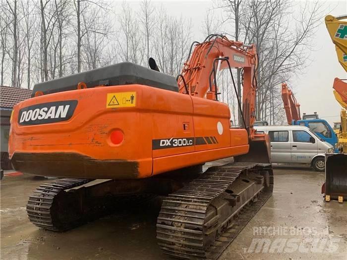 Doosan DX 300 Гусеничные экскаваторы