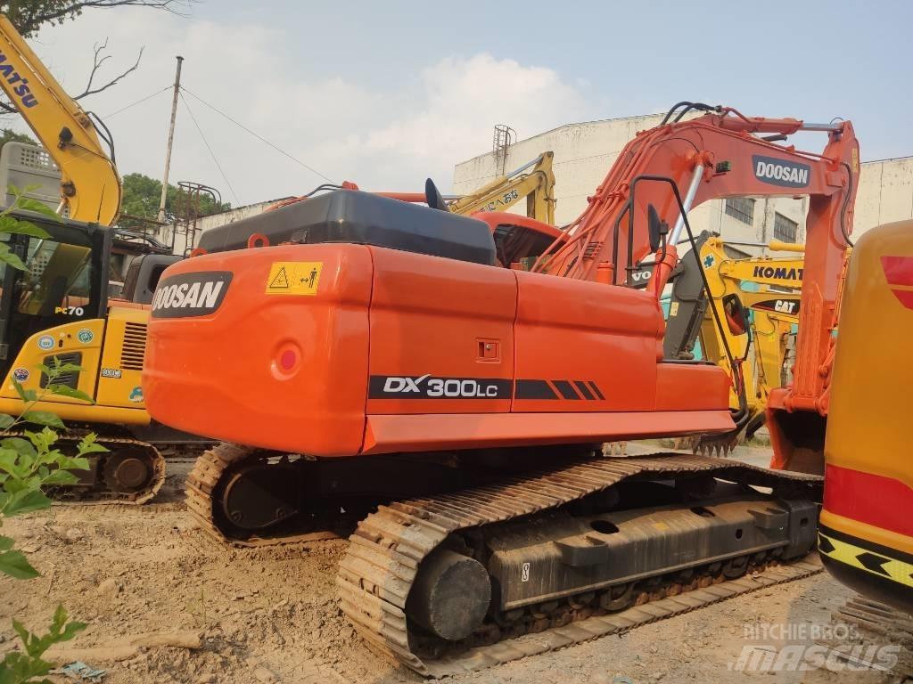 Doosan DX 300 Гусеничные экскаваторы
