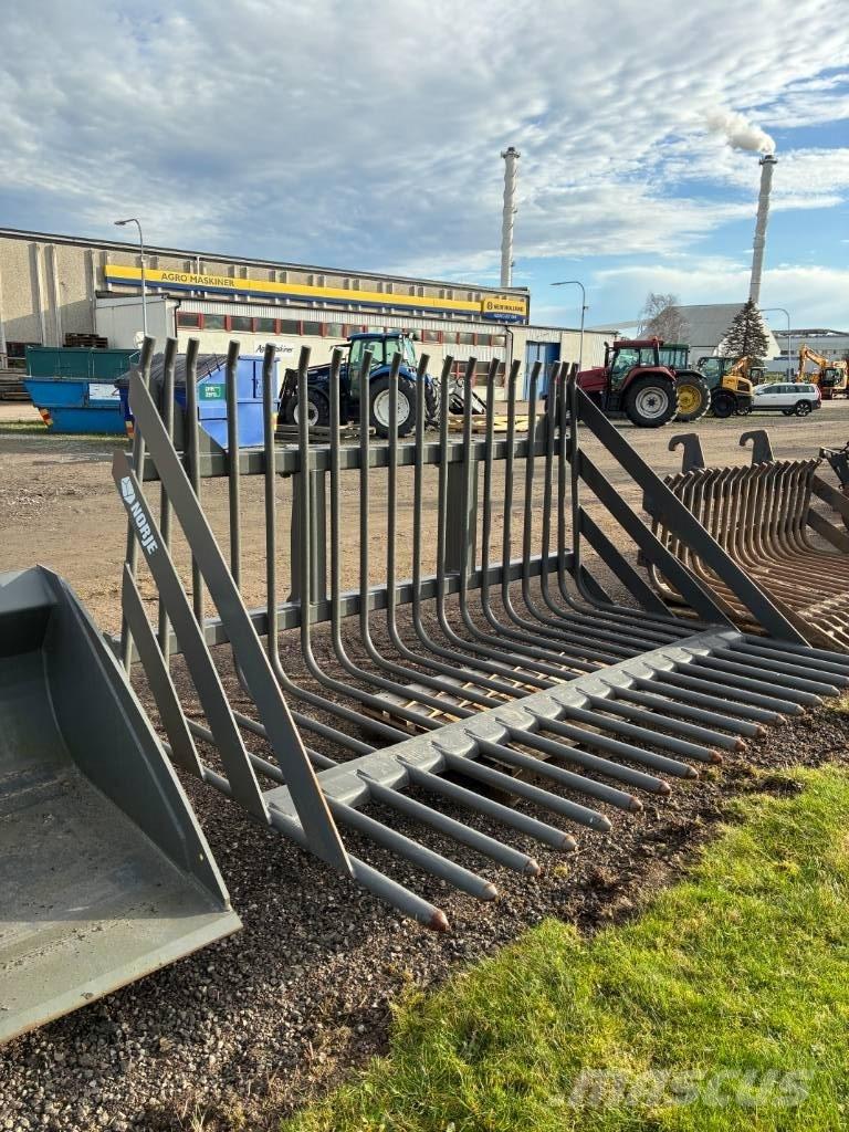 Norje Ensilagegrep Сельхозтехника - Другие