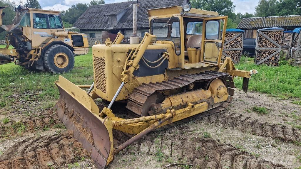 CAT D 4 D Гусеничные бульдозеры