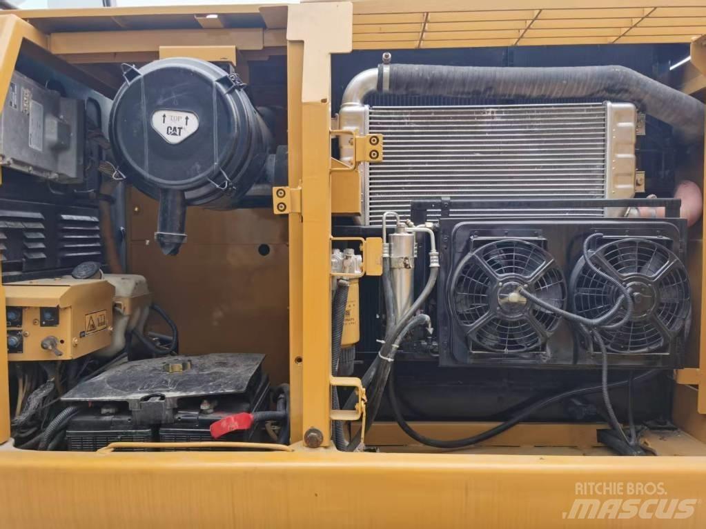 CAT 320 DL Гусеничные экскаваторы