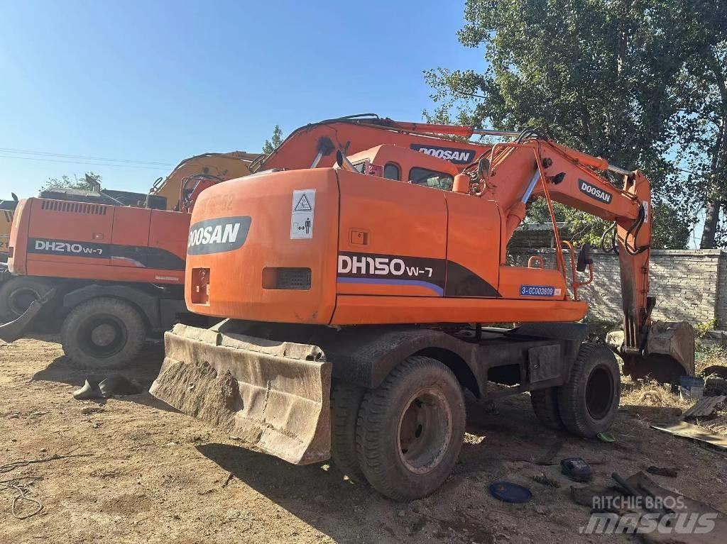 Doosan DH210W Колёсные экскаваторы