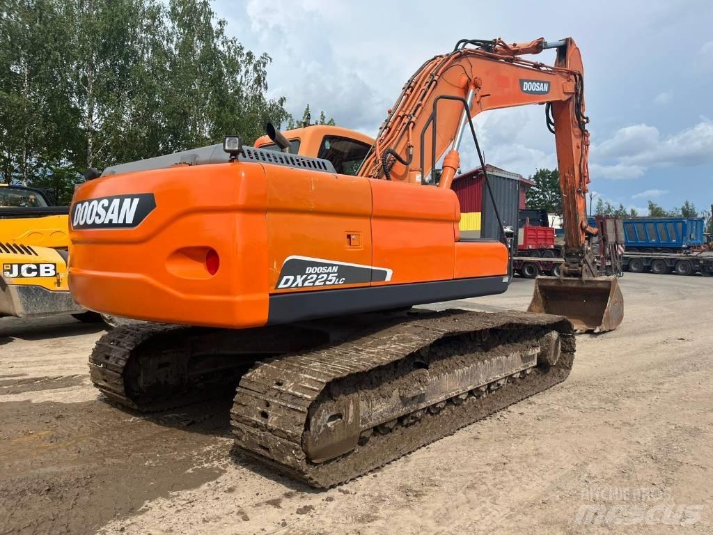 Doosan DX 225 LC Гусеничные экскаваторы