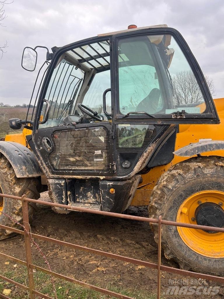 JCB 535-95 Гусеничные экскаваторы