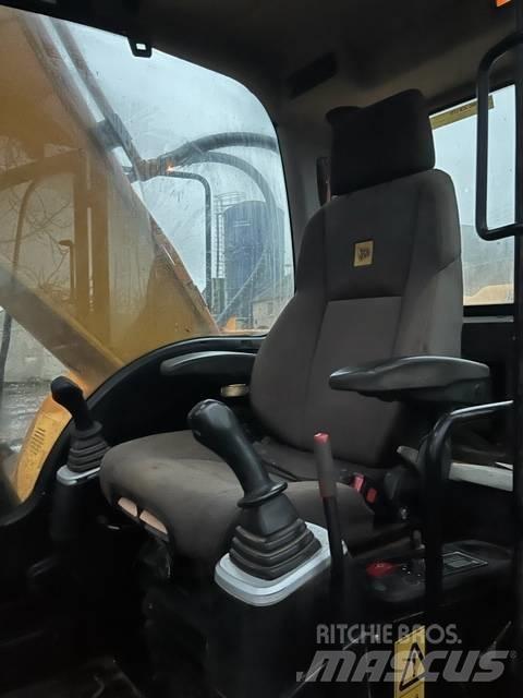 JCB JS 220 LC Гусеничные экскаваторы
