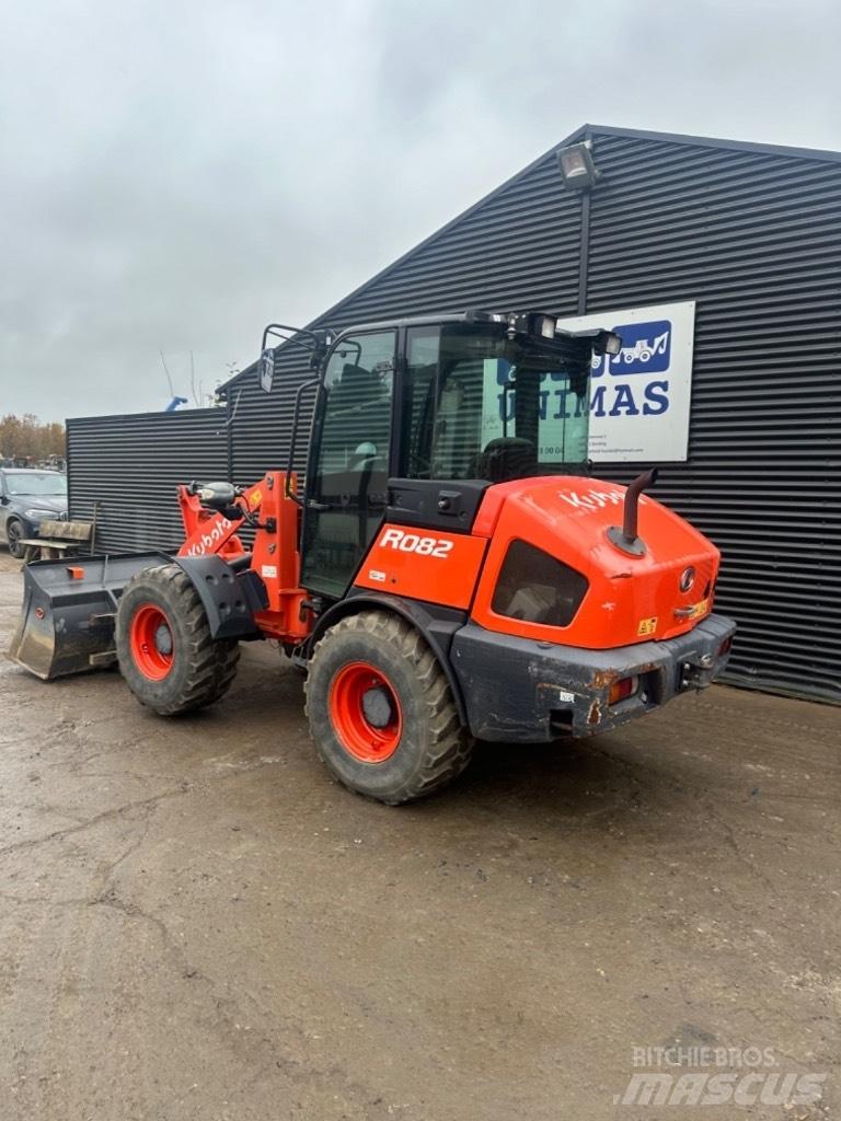 Kubota R 082 Фронтальные погрузчики