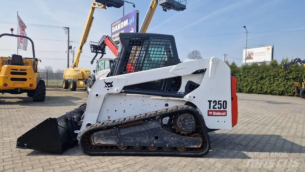 Bobcat T 250 Гусеничные фронтальные погрузчики