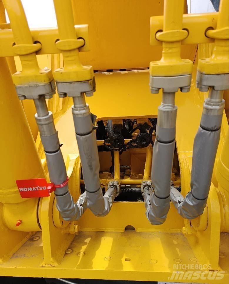 Komatsu PC 210 LC Гусеничные экскаваторы