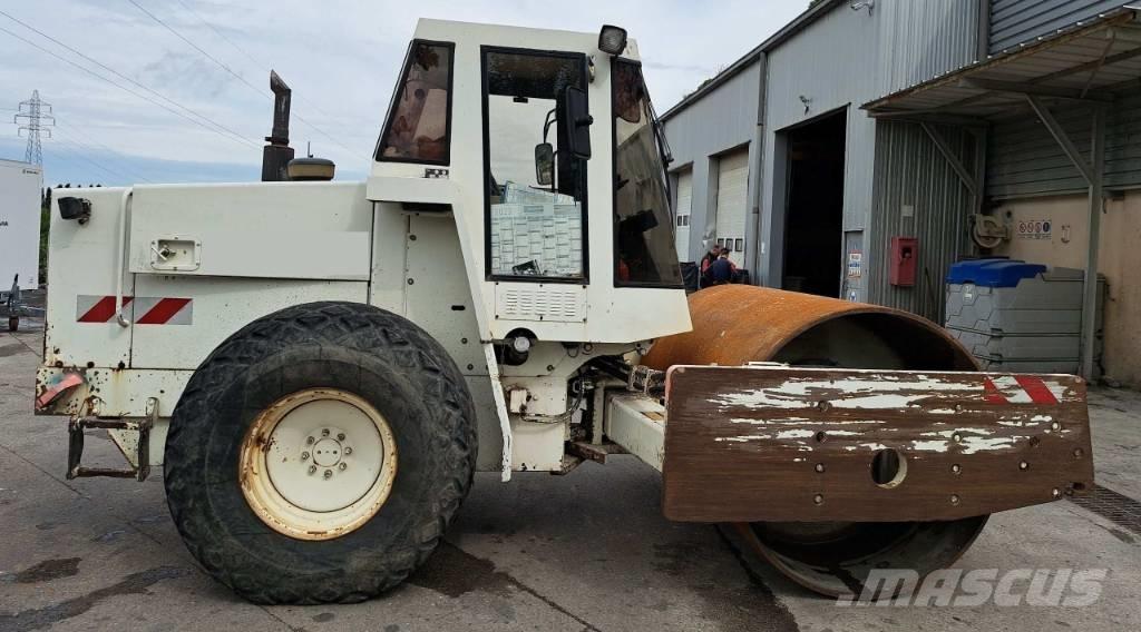 CAT CS583 C Грунтовые катки