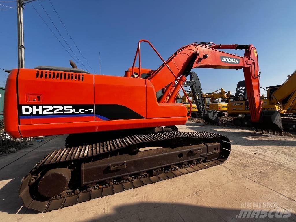 Doosan DH 225 LC-7 Гусеничные экскаваторы