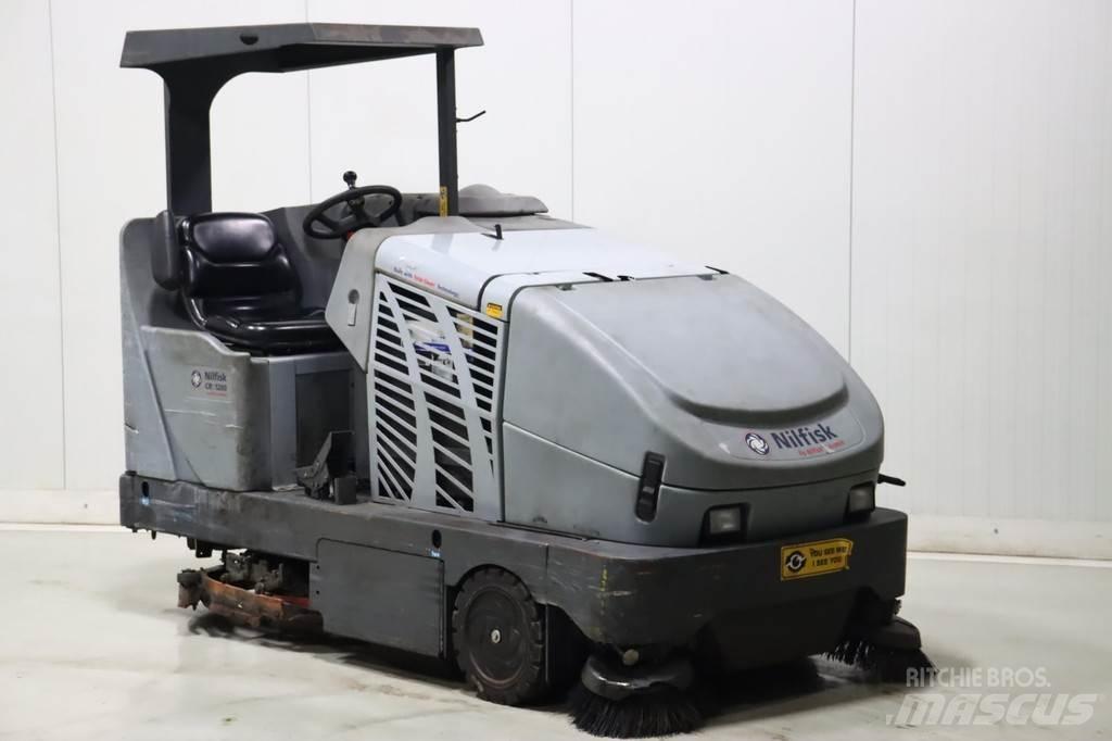 Nilfisk CR1200 Вакуумные уборочные машины