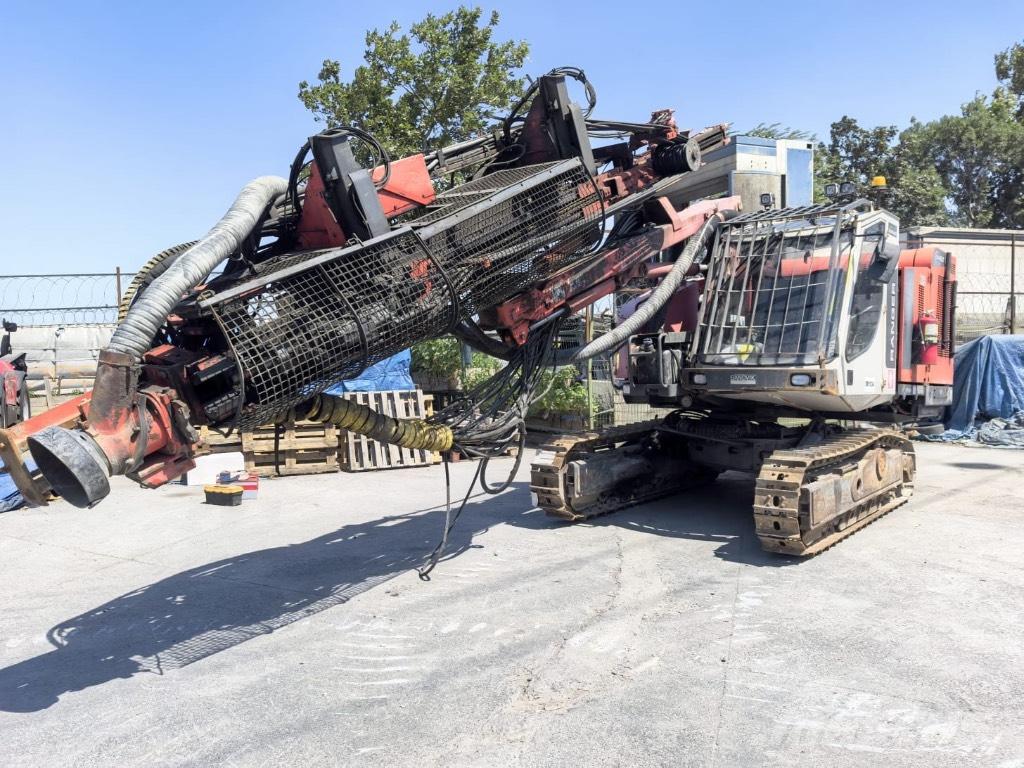 Sandvik DX 800 Буровые вышки