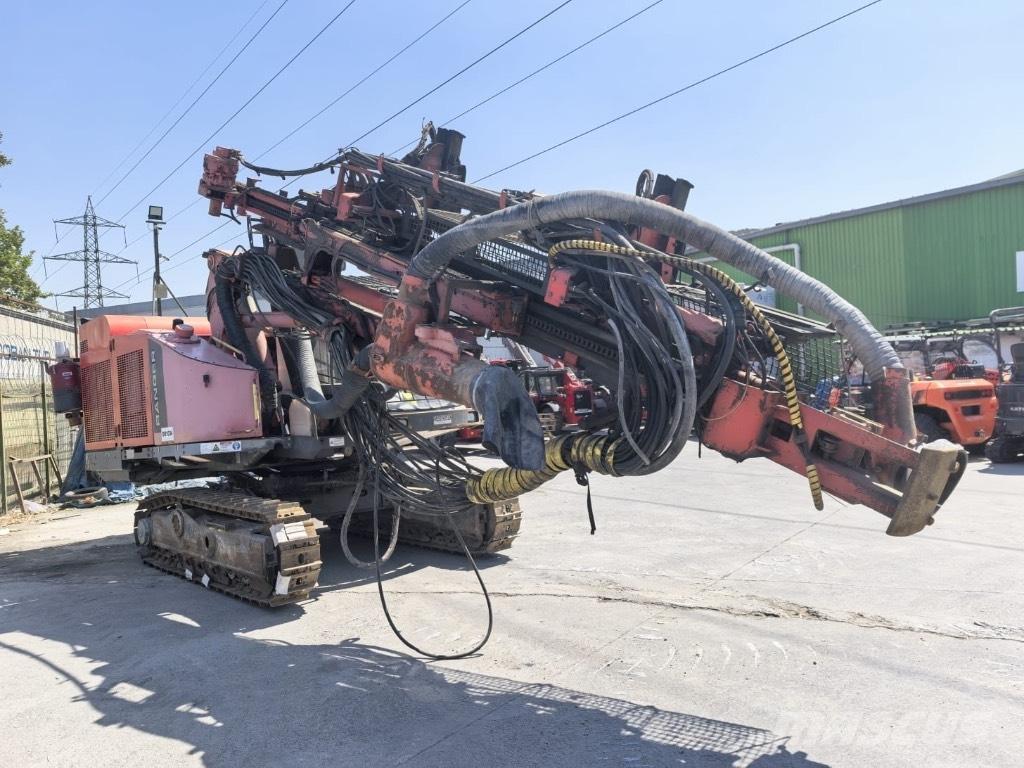 Sandvik DX 800 Буровые вышки