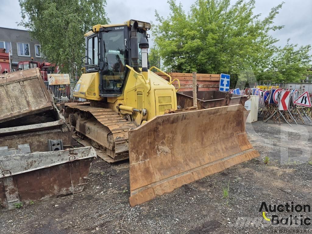 Komatsu D51EX-22 Гусеничные бульдозеры