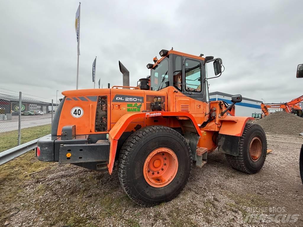 Doosan DL 250Z Фронтальные погрузчики