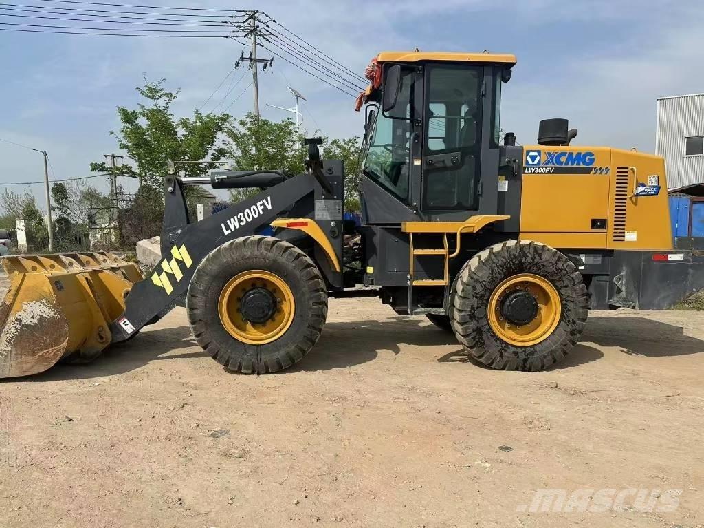 XCMG LW 300 FV Фронтальные погрузчики