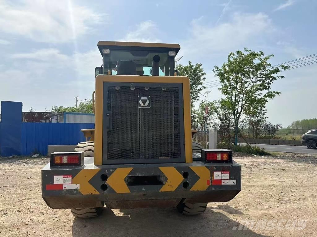 XCMG LW 300 FV Фронтальные погрузчики