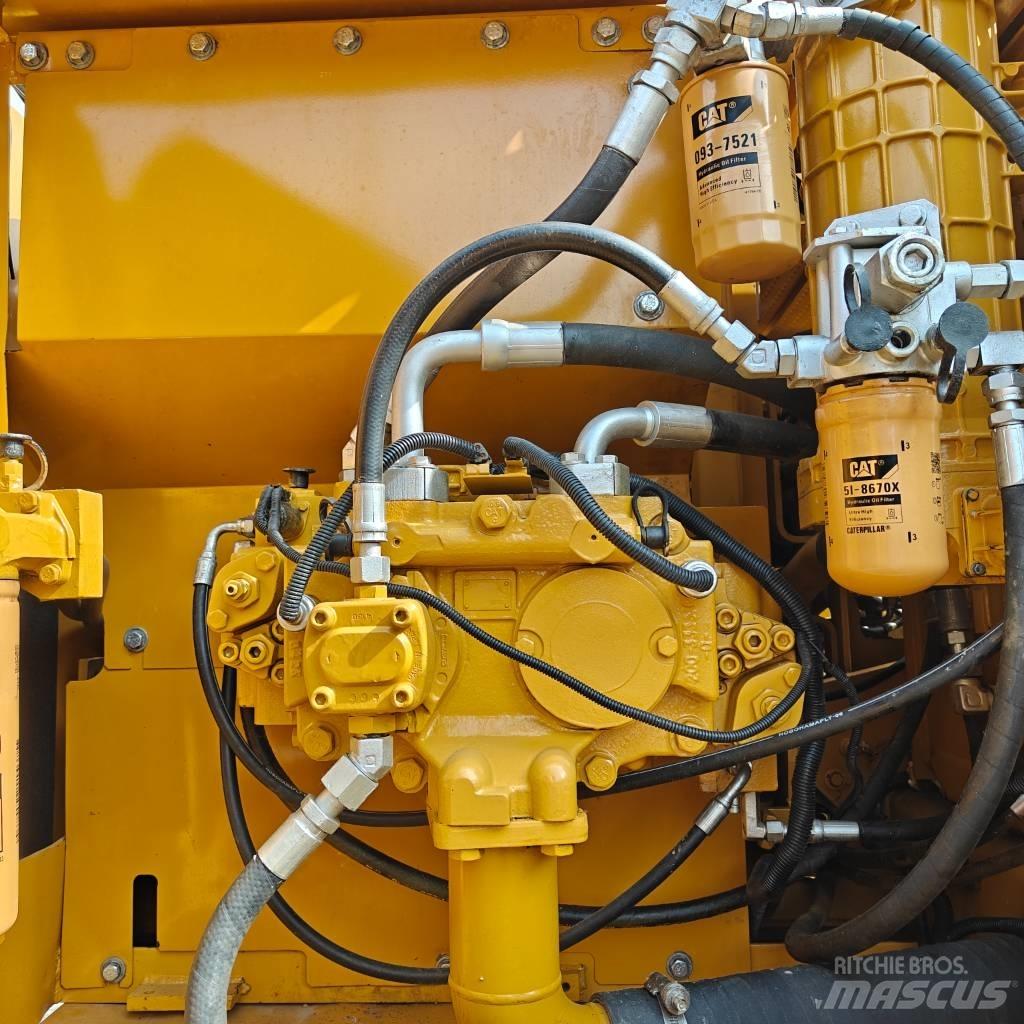 CAT 323 D L Гусеничные экскаваторы