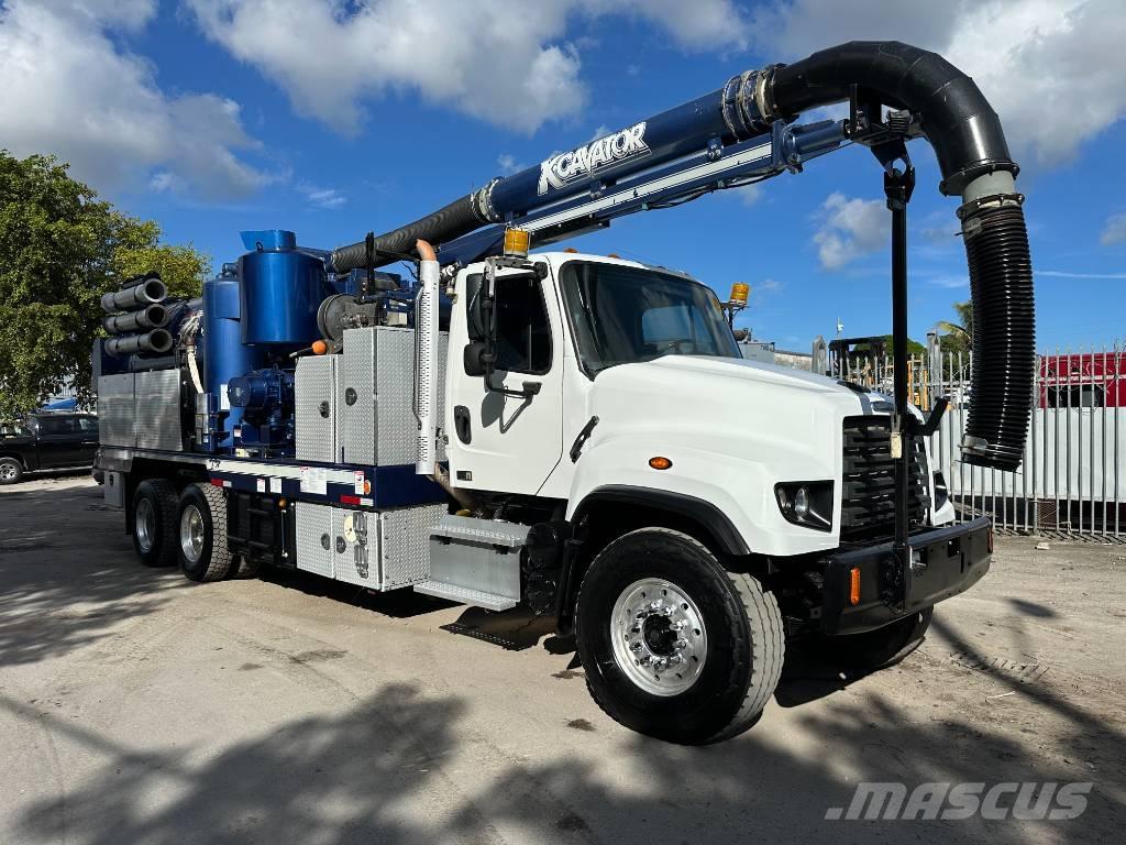 Freightliner 114 SD Ассенизаторские машины