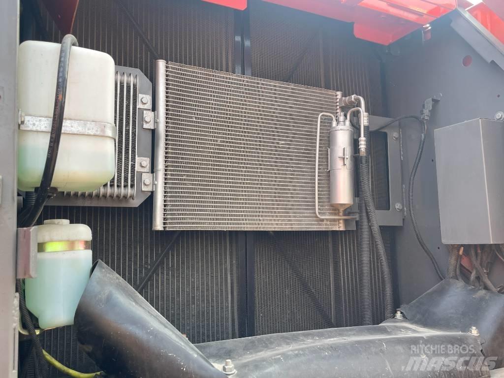 Hitachi 210LC Гусеничные экскаваторы