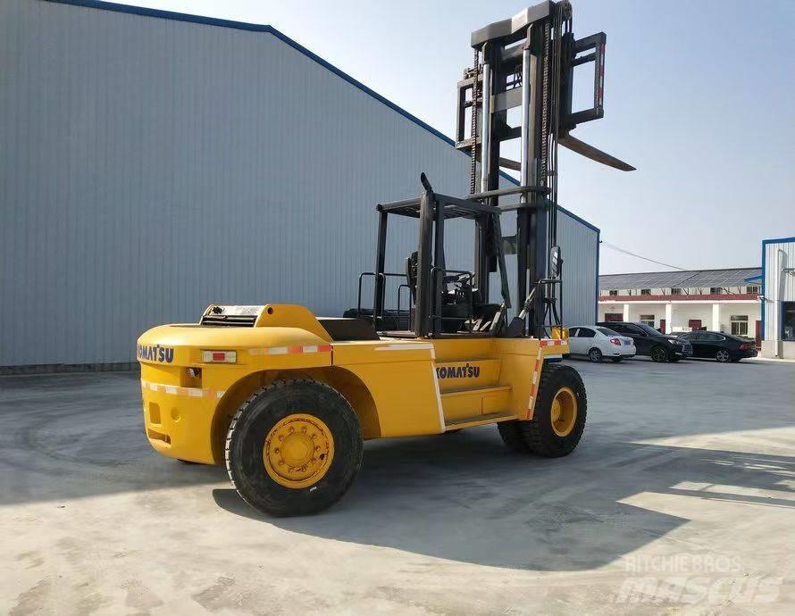 Komatsu FD 200 Дизельные погрузчики